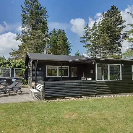 Two-bedroom Holiday In * Hals