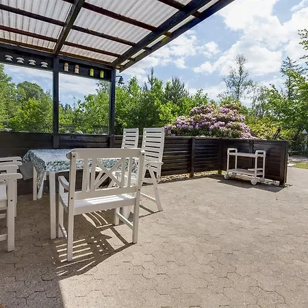 Two-bedroom Holiday In * Hals