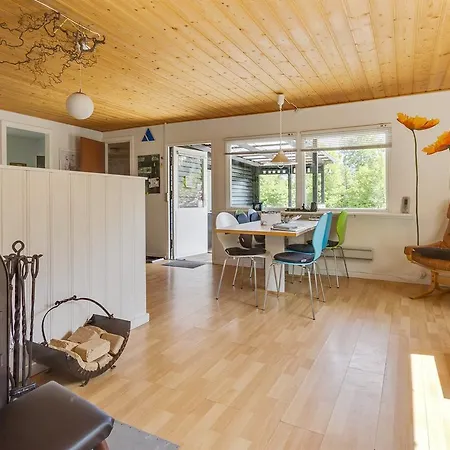 Two-bedroom Holiday In * Hals