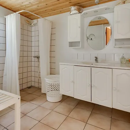 Semesterbostad Two-bedroom Holiday In *
