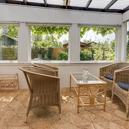 Two-bedroom Holiday In * Hals